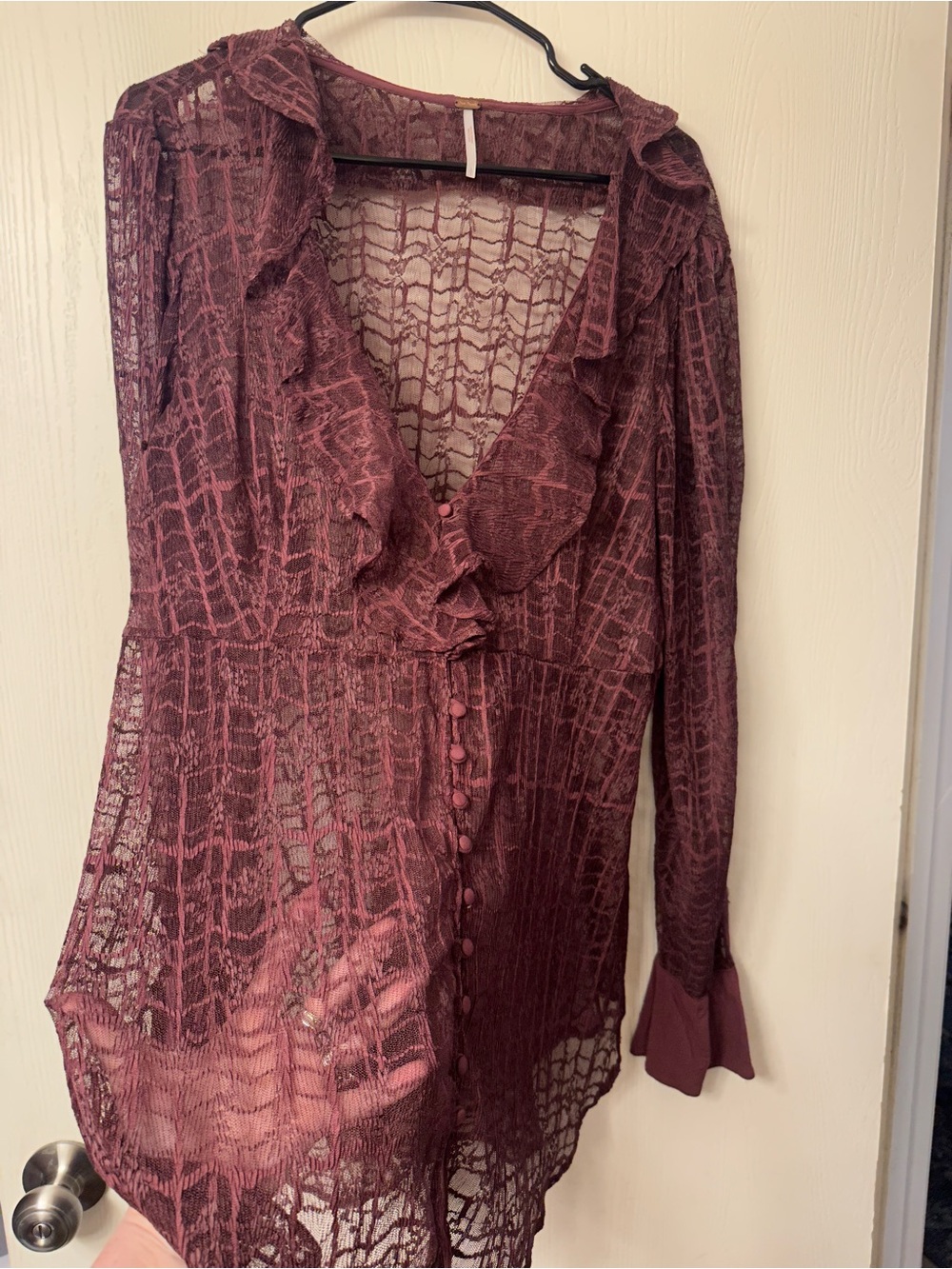 Free People - Sheer Ruffle V‑Neck Long Sleeve Top - Rose Color